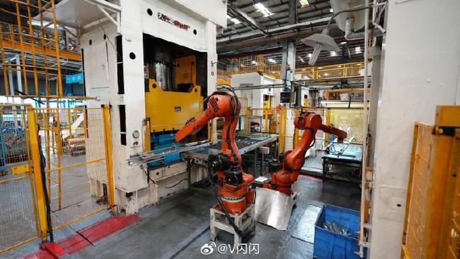该工厂年产能达700万台,产品销往全球145个国家和地区,该工厂在"端到